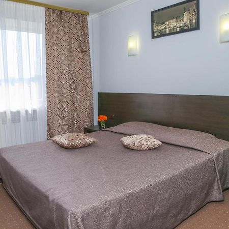 Dnepropetrovsk Hotel Bagian luar foto