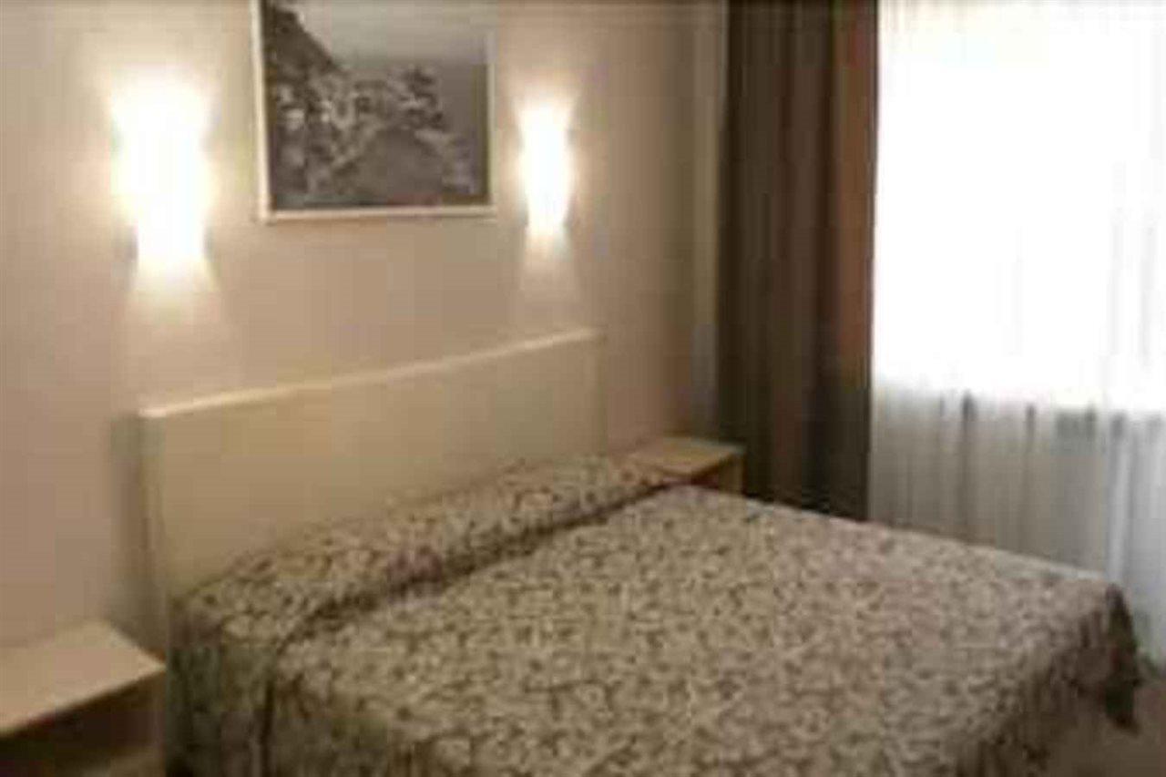 Dnepropetrovsk Hotel Bagian luar foto
