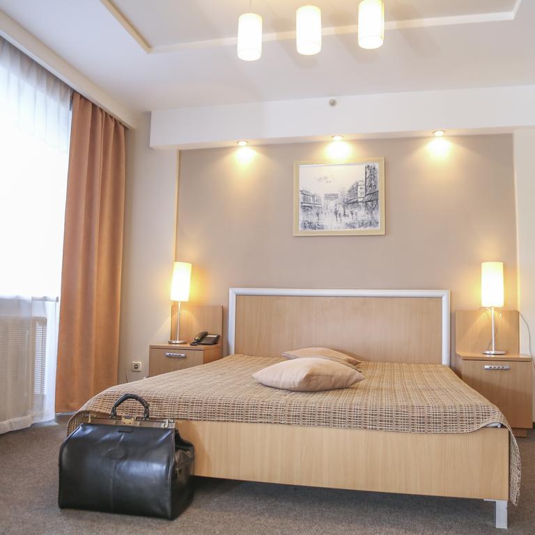 Dnepropetrovsk Hotel Bagian luar foto