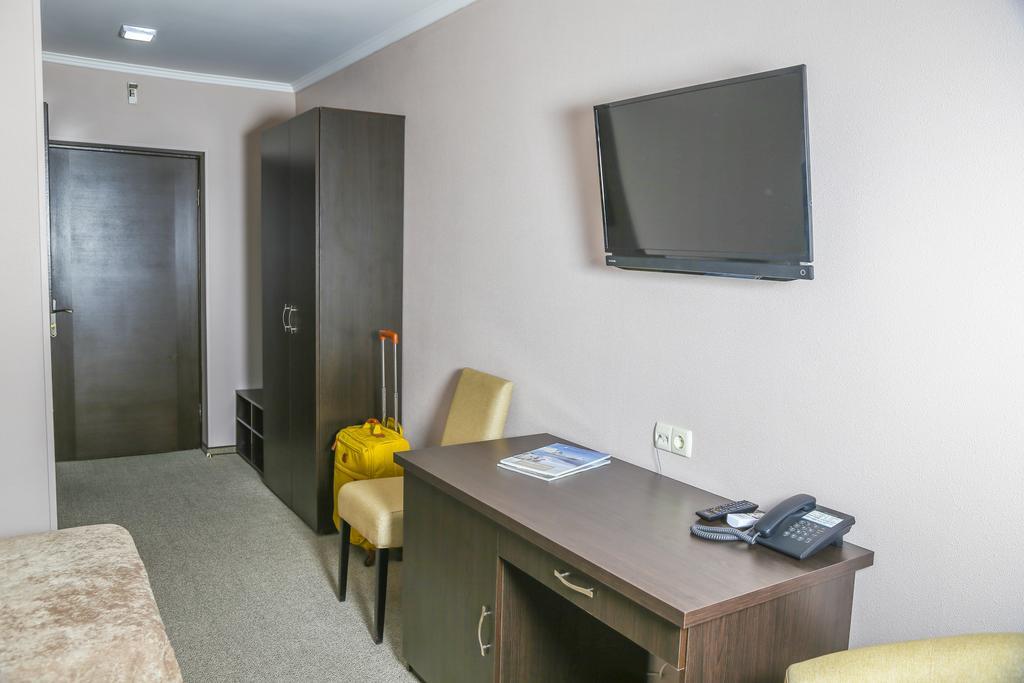 Dnepropetrovsk Hotel Bagian luar foto