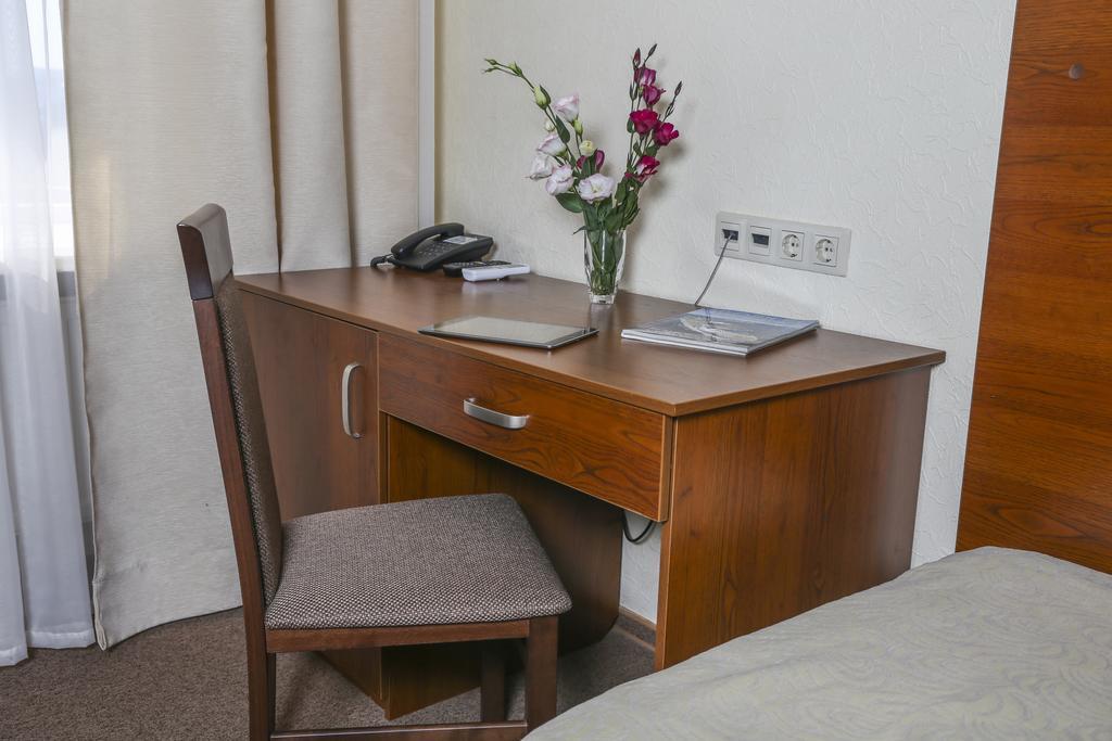 Dnepropetrovsk Hotel Bagian luar foto