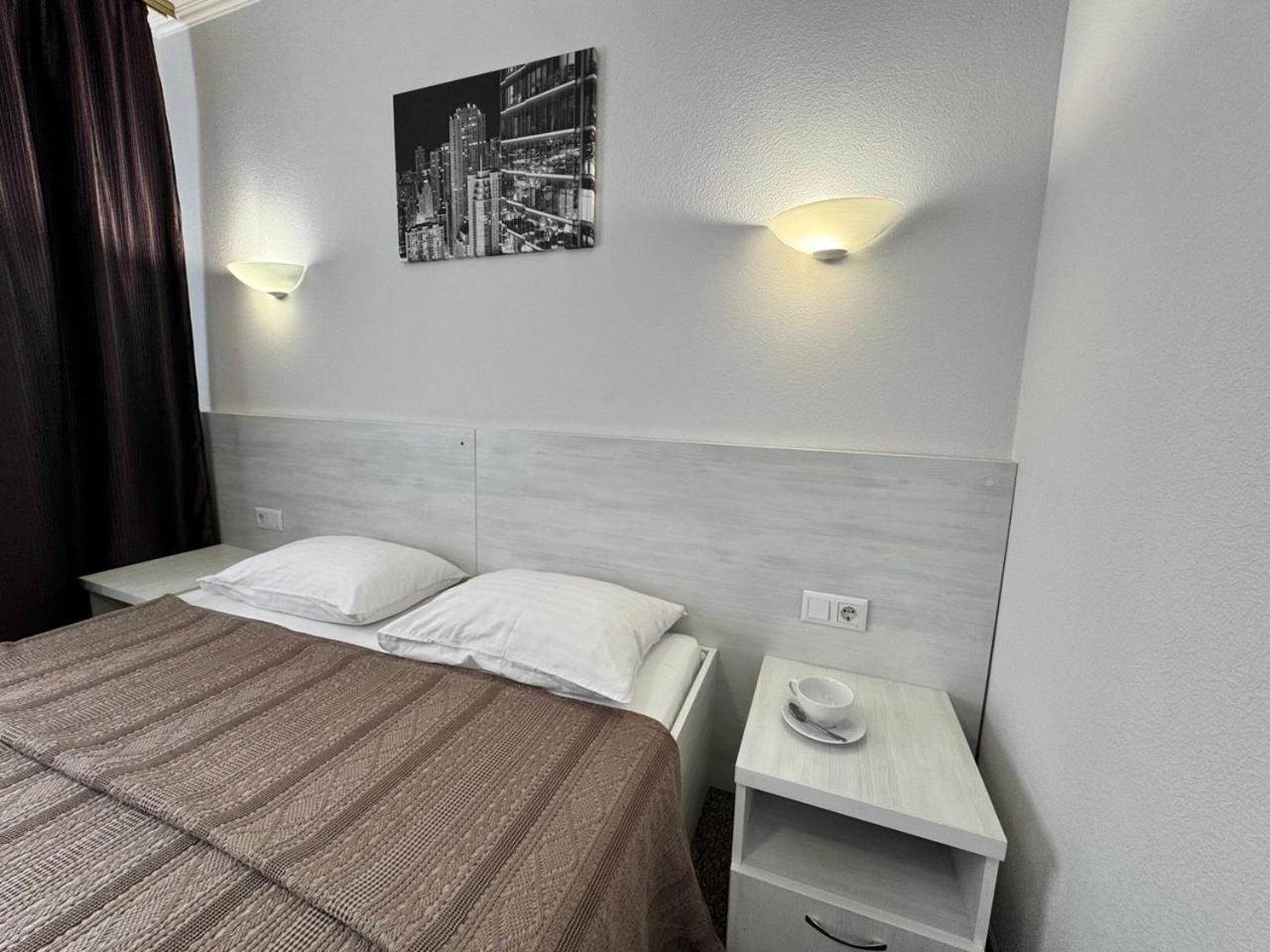 Dnepropetrovsk Hotel Bagian luar foto