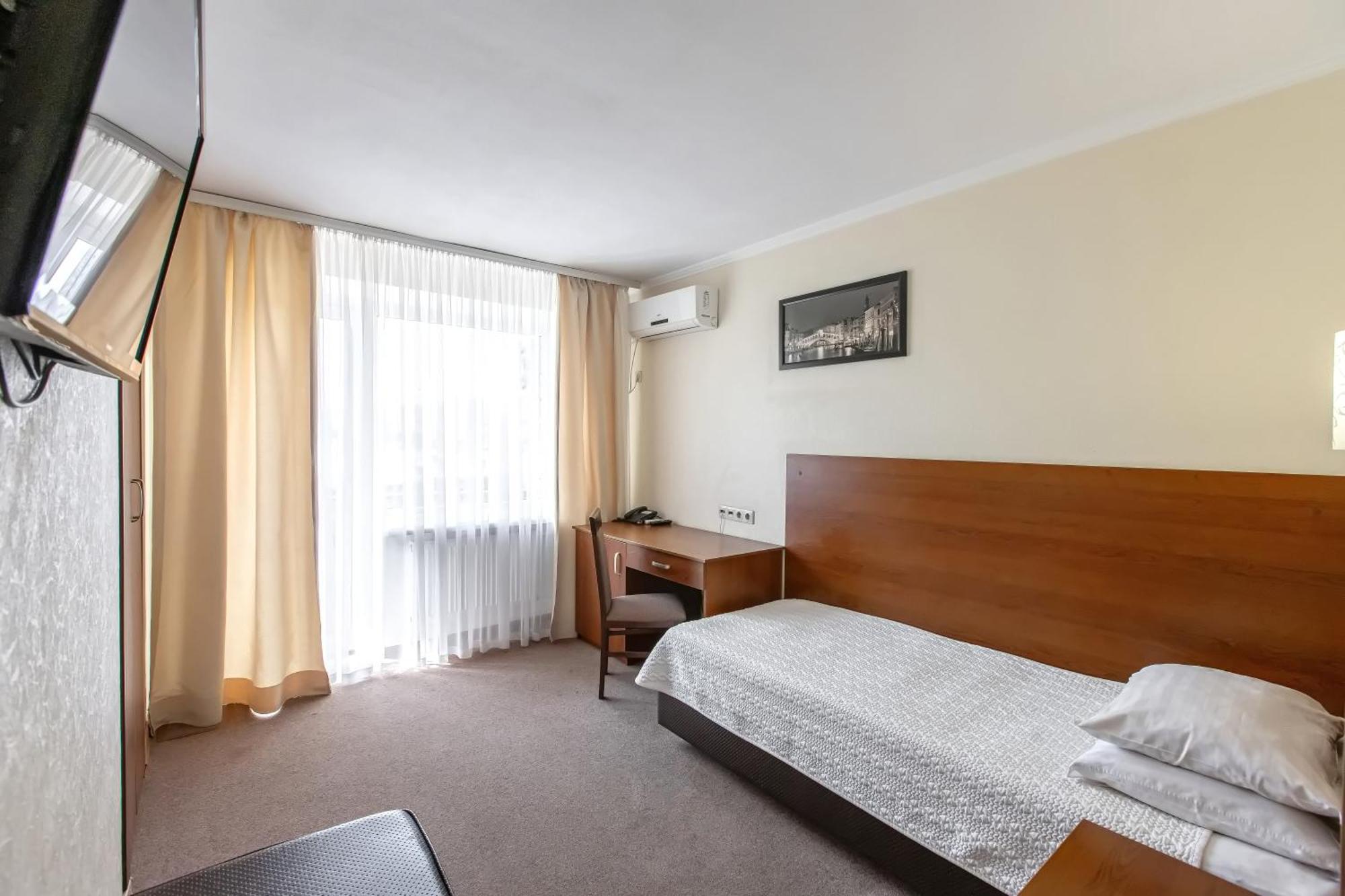 Dnepropetrovsk Hotel Bagian luar foto