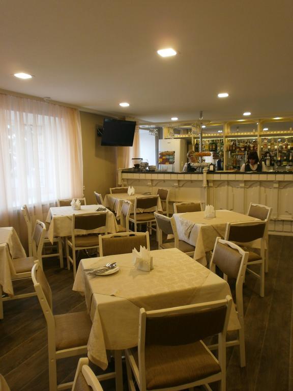 Dnepropetrovsk Hotel Bagian luar foto