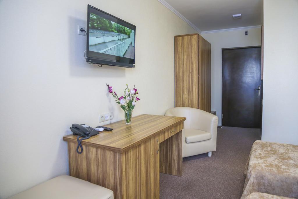 Dnepropetrovsk Hotel Bagian luar foto